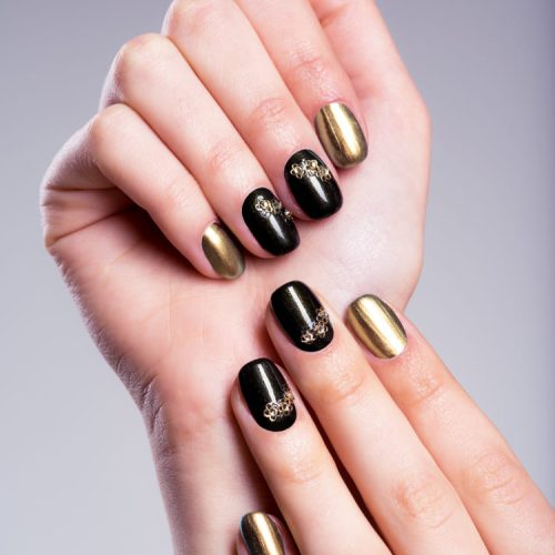 mujer-hermosa-hermosa-manicura-creativa (1)
